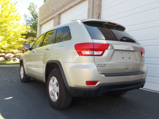 Jeep Grand Cherokee 2011 photo 3