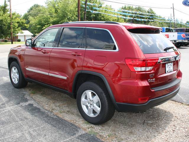 Jeep Grand Cherokee 2011 photo 1