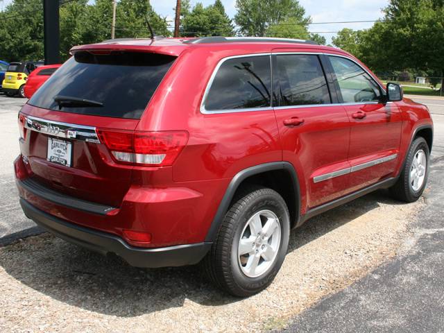 Jeep Grand Cherokee 2011 photo 2