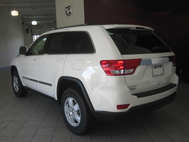 Jeep Grand Cherokee 2011 photo 2