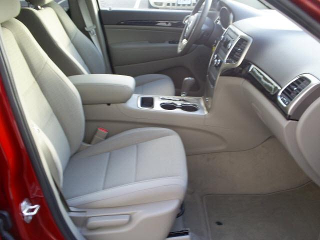 Jeep Grand Cherokee 2011 photo 4