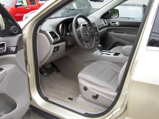 Jeep Grand Cherokee 2011 photo 1