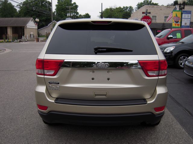 Jeep Grand Cherokee 2011 photo 3