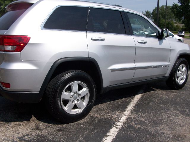 Jeep Grand Cherokee 2011 photo 1