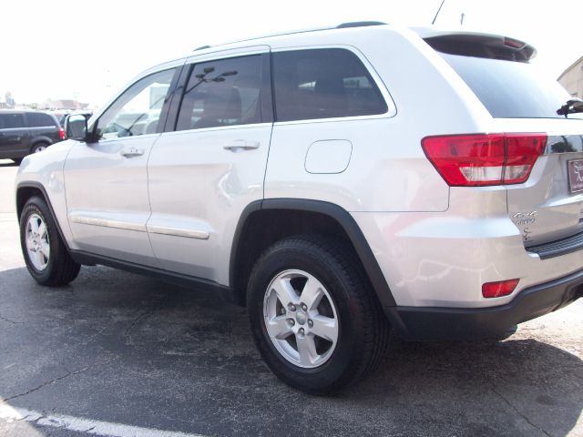 Jeep Grand Cherokee 2011 photo 3