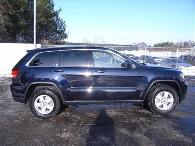 Jeep Grand Cherokee 2011 photo 2