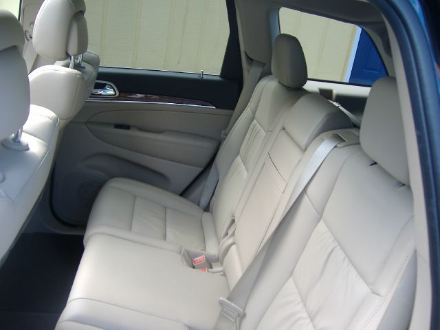 Jeep Grand Cherokee 2011 photo 3