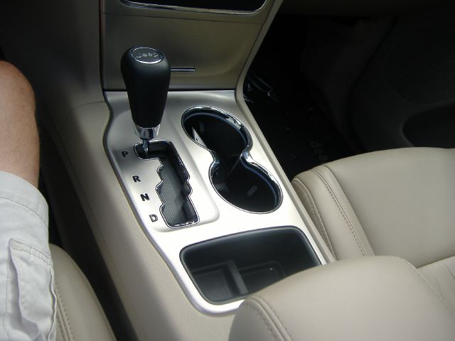 Jeep Grand Cherokee 2011 photo 4