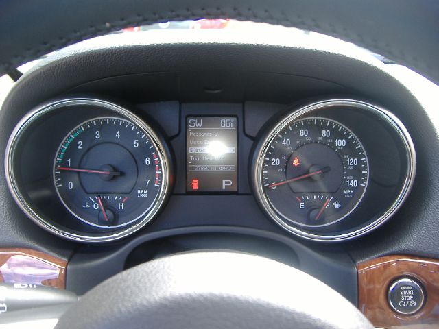 Jeep Grand Cherokee 2011 photo 6