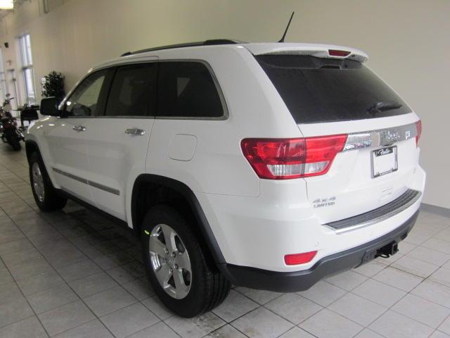 Jeep Grand Cherokee 2011 photo 2