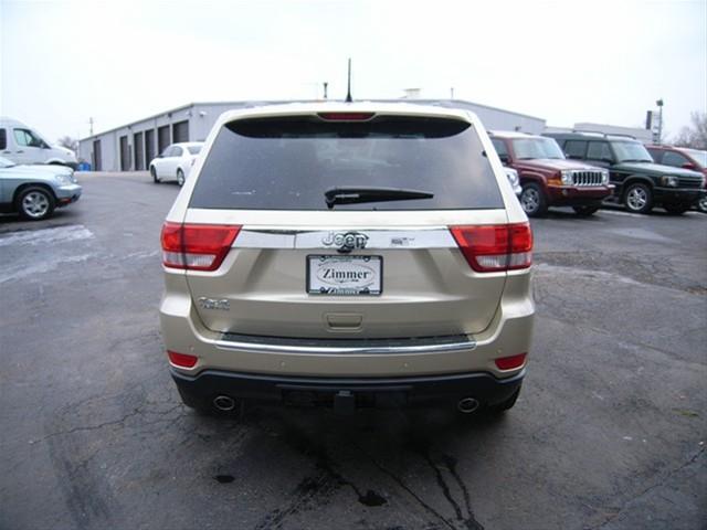 Jeep Grand Cherokee 2011 photo 4