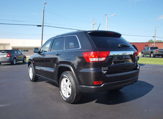 Jeep Grand Cherokee 2011 photo 2