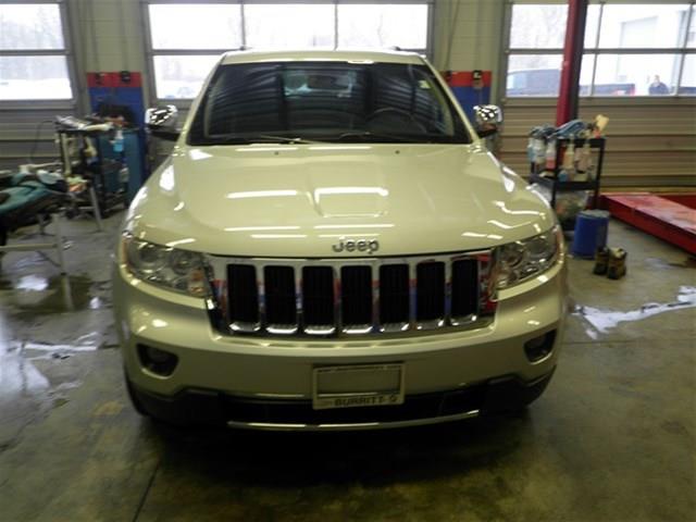 Jeep Grand Cherokee 2011 photo 4