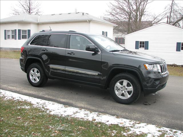 Jeep Grand Cherokee 2011 photo 2