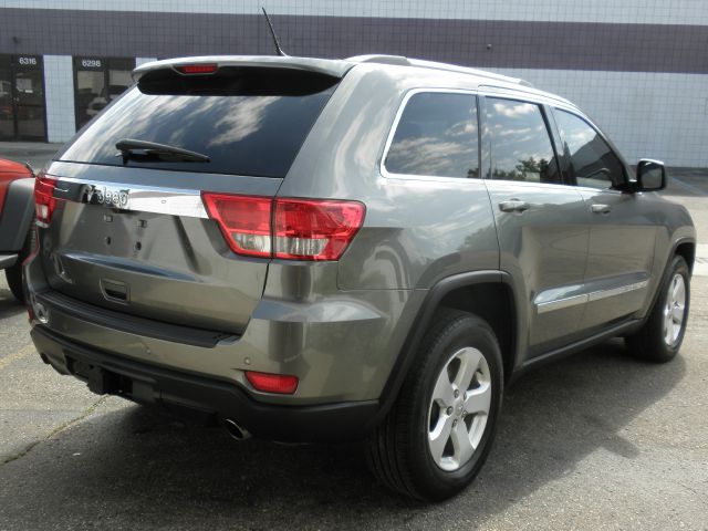 Jeep Grand Cherokee 2011 photo 3