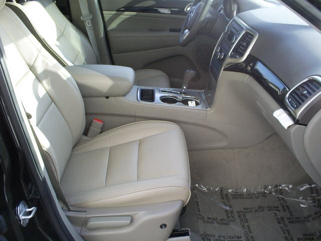 Jeep Grand Cherokee 2011 photo 4