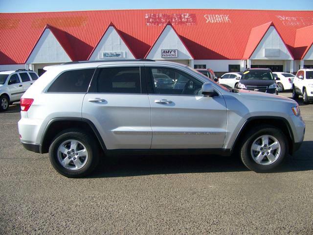 Jeep Grand Cherokee 2011 photo 1