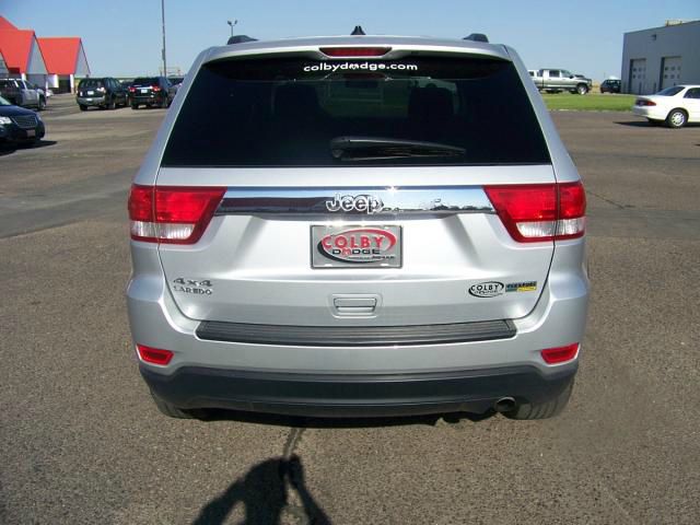 Jeep Grand Cherokee 2011 photo 6