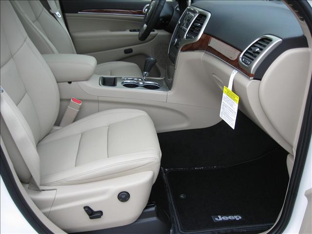 Jeep Grand Cherokee 2011 photo 1