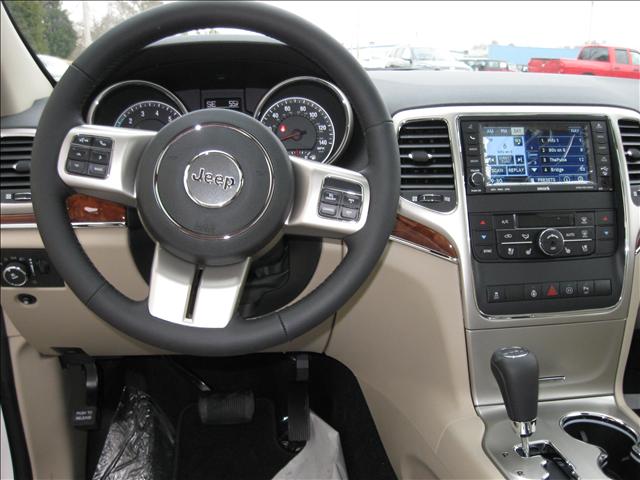 Jeep Grand Cherokee 2011 photo 3