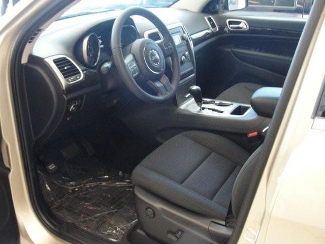 Jeep Grand Cherokee 2011 photo 4