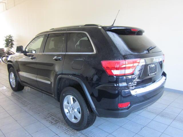 Jeep Grand Cherokee 2011 photo 2