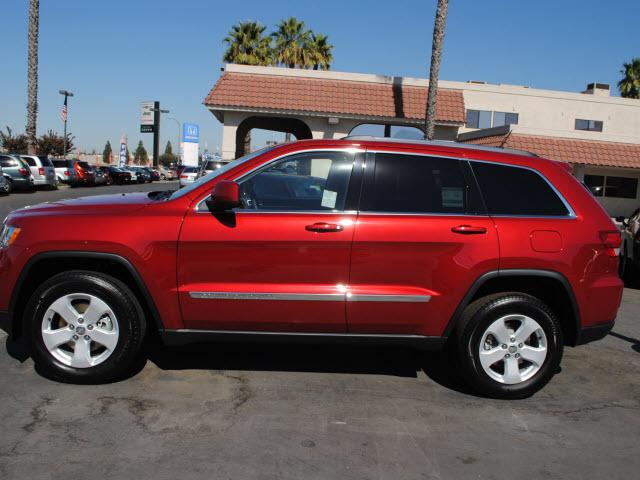 Jeep Grand Cherokee 2011 photo 1