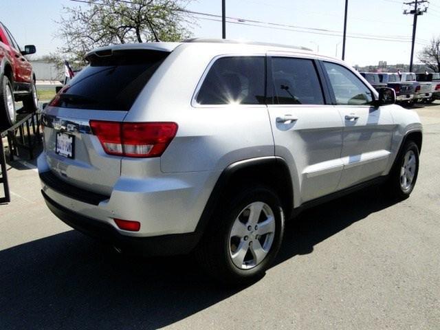 Jeep Grand Cherokee 2011 photo 2