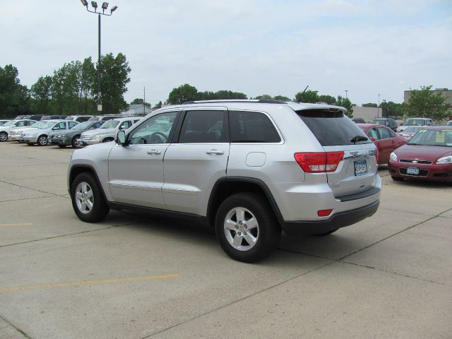 Jeep Grand Cherokee 2011 photo 4