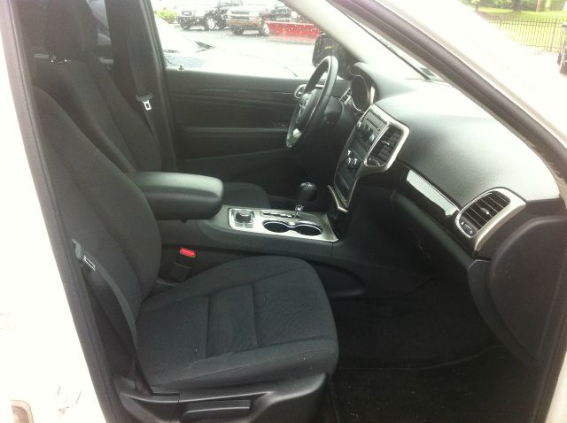 Jeep Grand Cherokee 2011 photo 1