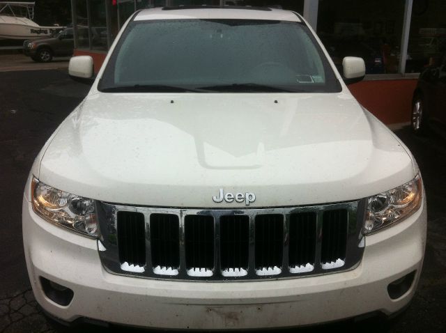 Jeep Grand Cherokee 2011 photo 14