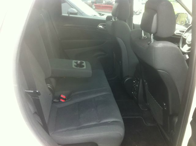 Jeep Grand Cherokee 2011 photo 2