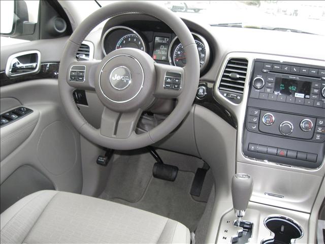 Jeep Grand Cherokee 2011 photo 1