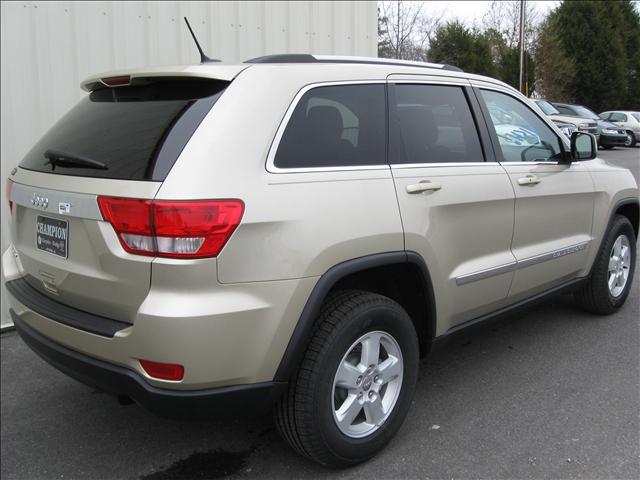 Jeep Grand Cherokee 2011 photo 2