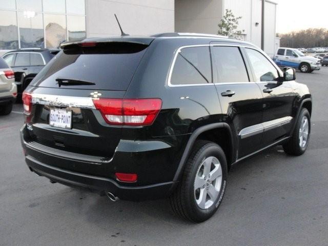 Jeep Grand Cherokee 2011 photo 2