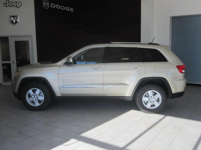 Jeep Grand Cherokee 2011 photo 1