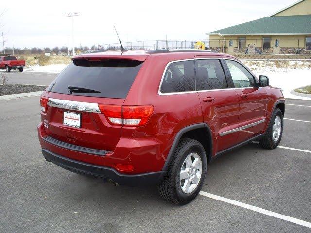 Jeep Grand Cherokee 2011 photo 2