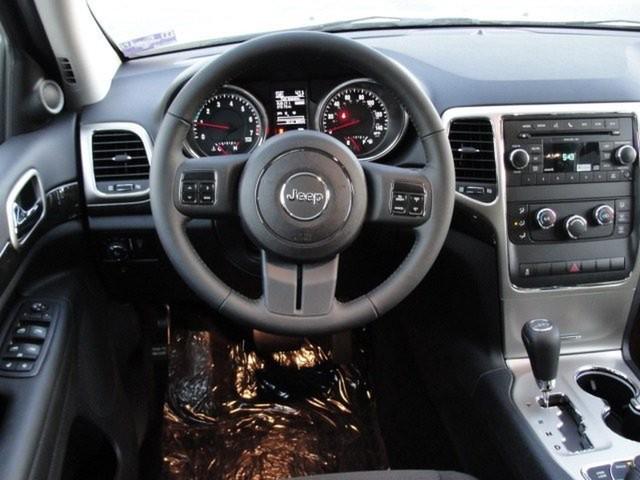 Jeep Grand Cherokee 2011 photo 2