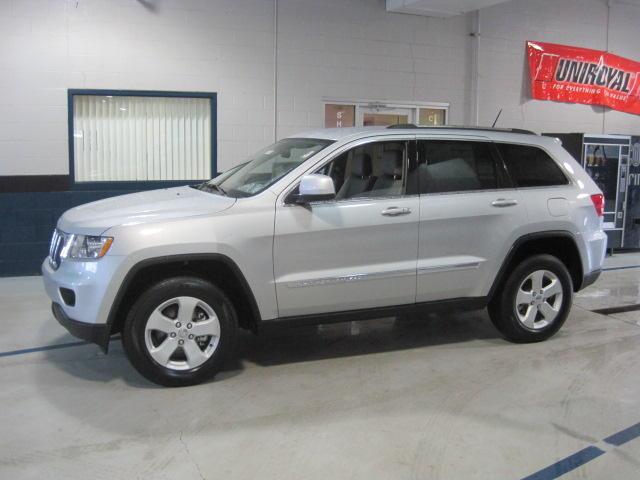 Jeep Grand Cherokee 323i Sport Package Sport Utility