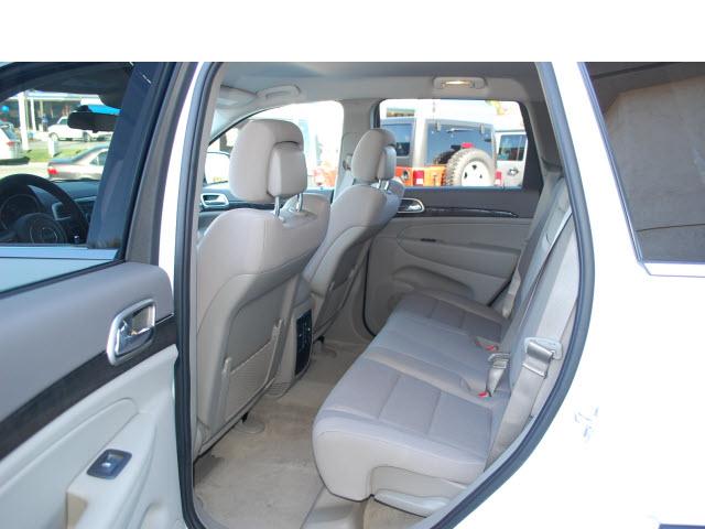 Jeep Grand Cherokee 2011 photo 3