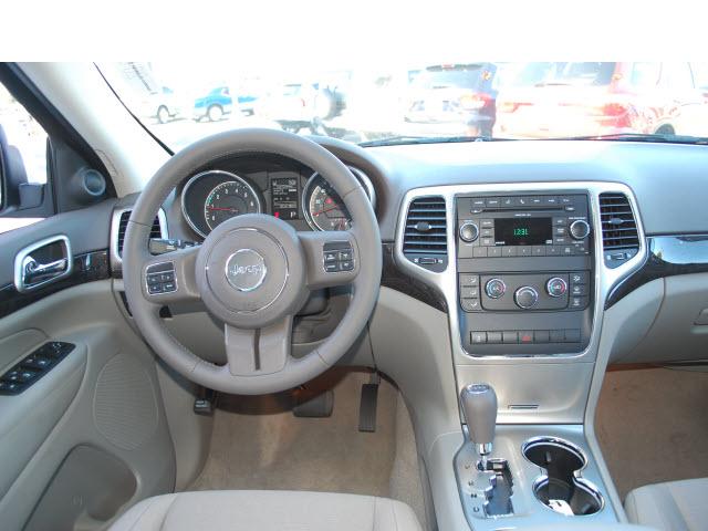 Jeep Grand Cherokee 2011 photo 4