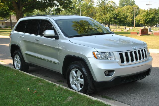 Jeep Grand Cherokee 2011 photo 1