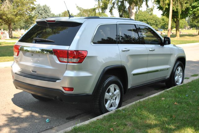 Jeep Grand Cherokee 2011 photo 3