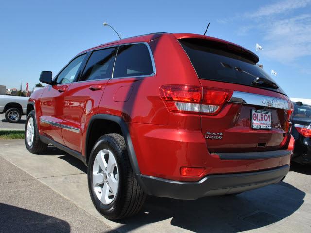 Jeep Grand Cherokee 2011 photo 2