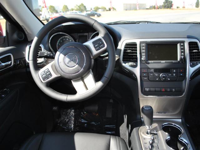 Jeep Grand Cherokee 2011 photo 4