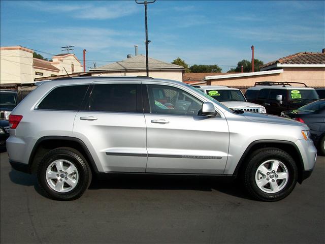 Jeep Grand Cherokee 2011 photo 4