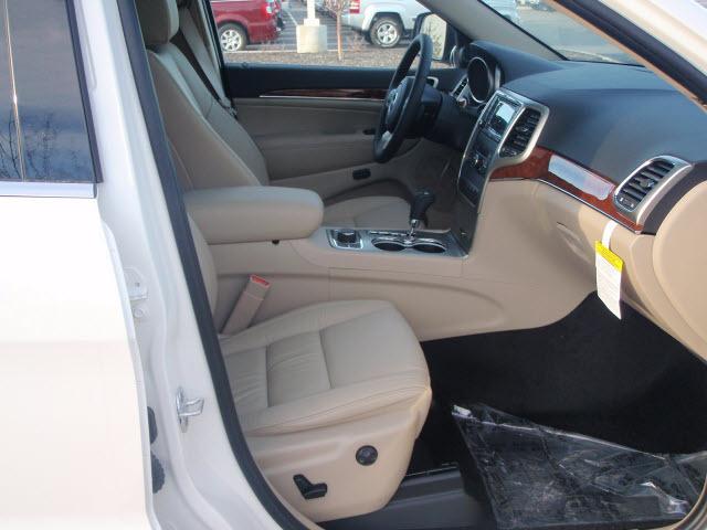 Jeep Grand Cherokee 2011 photo 4