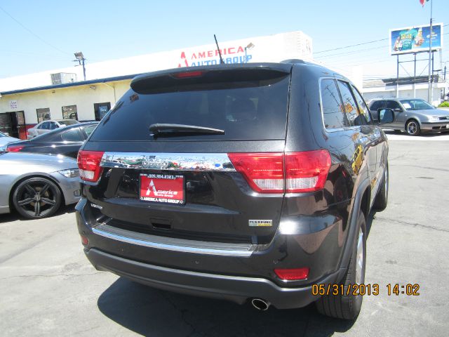 Jeep Grand Cherokee 2012 photo 17