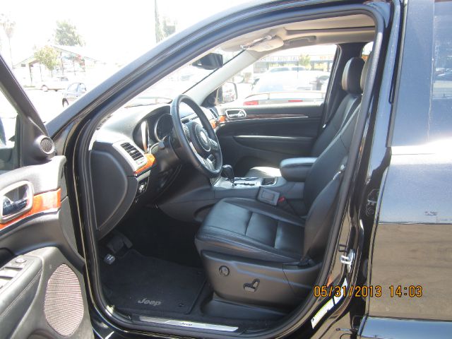 Jeep Grand Cherokee 2012 photo 18