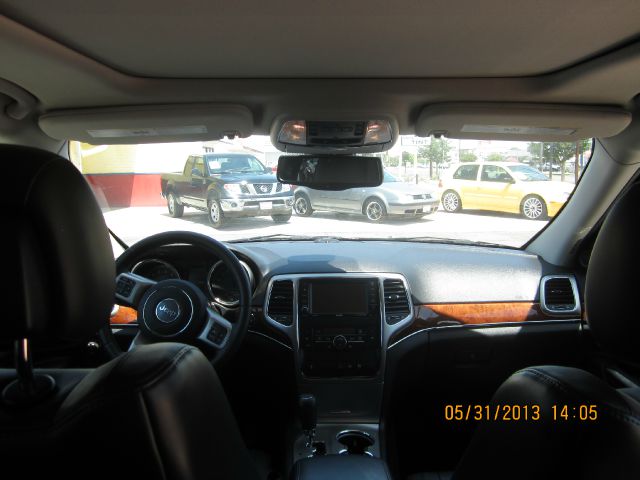 Jeep Grand Cherokee 2012 photo 19